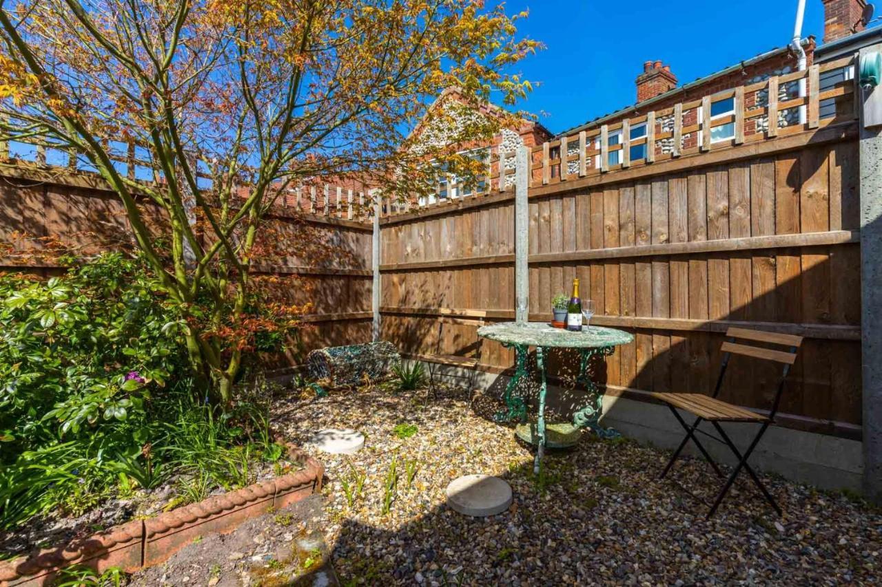 Host & Stay - St Joseph'S Cottage West Runton Exteriör bild