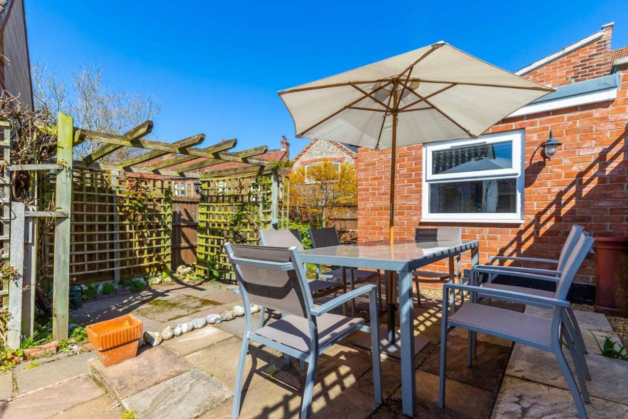 Host & Stay - St Joseph'S Cottage West Runton Exteriör bild